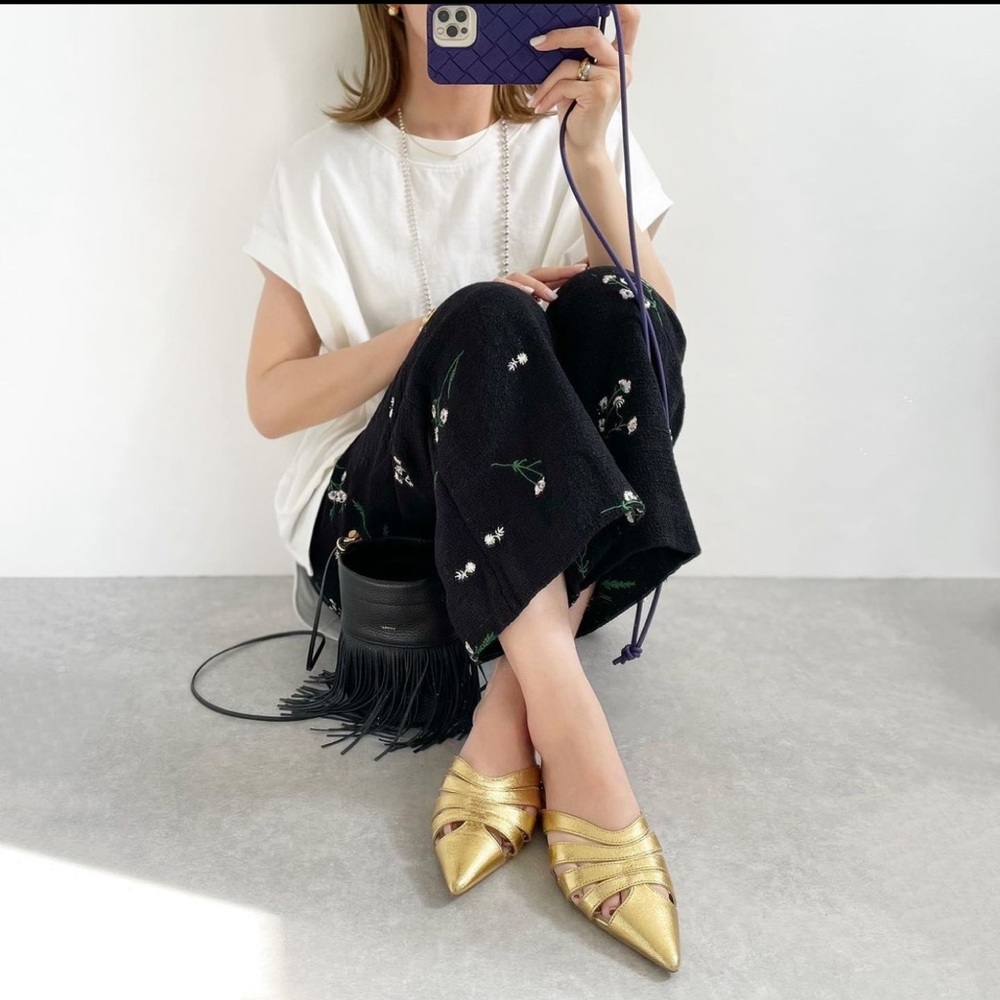 NWOT Zara Gold Metallic Pointed Toe Mules - Picture 1 of 9
